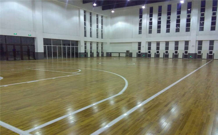 如何做好籃球館運動木地板面板漆的養(yǎng)護工作？