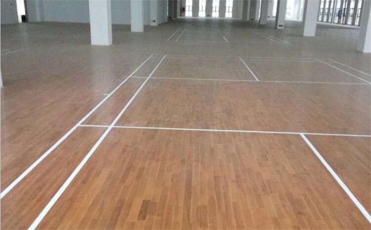 羽毛球館運動木地板結(jié)構(gòu)中龍骨層的重要性