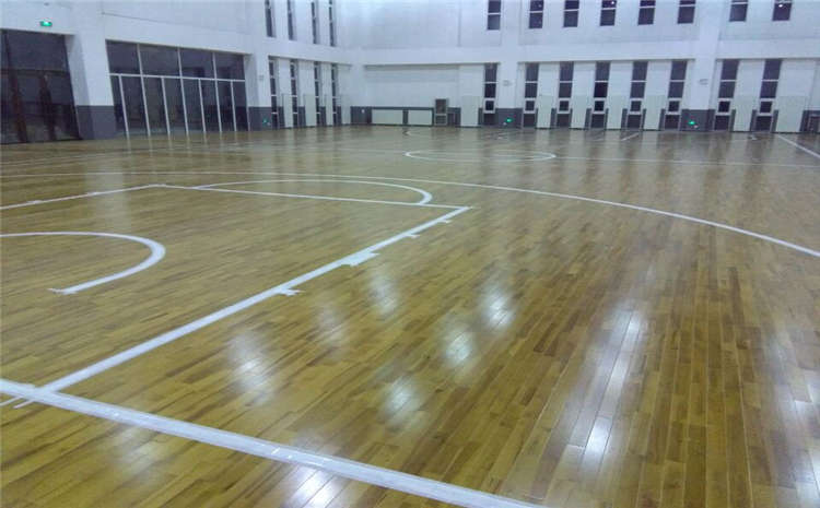 橡膠木風雨操場運動地板哪個牌子好？