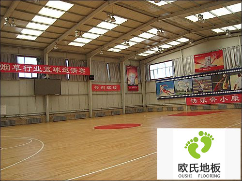 采購(gòu)實(shí)木運(yùn)動(dòng)地板需注意的幾個(gè)問題